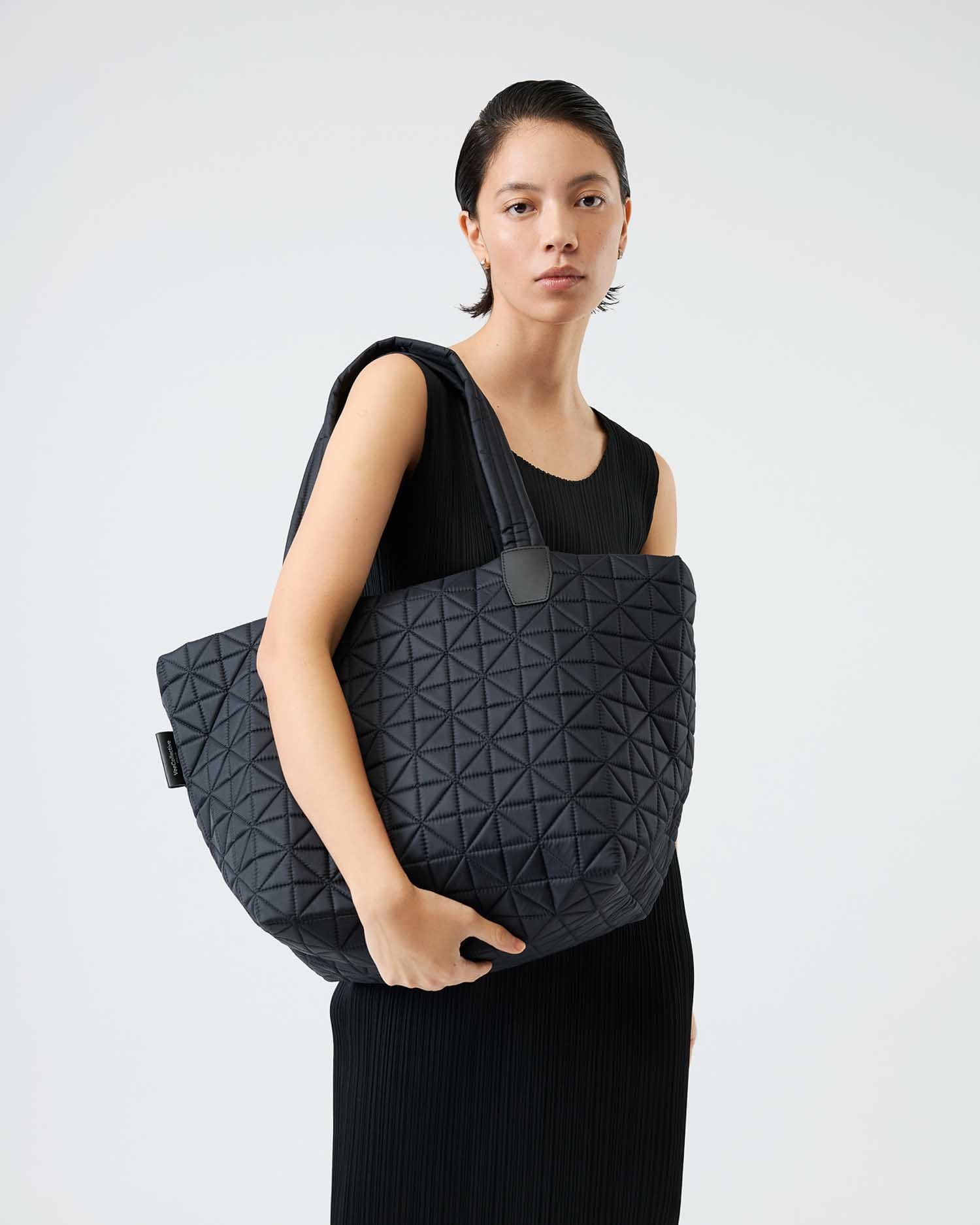 Vee Tote Medium Black - Image 3